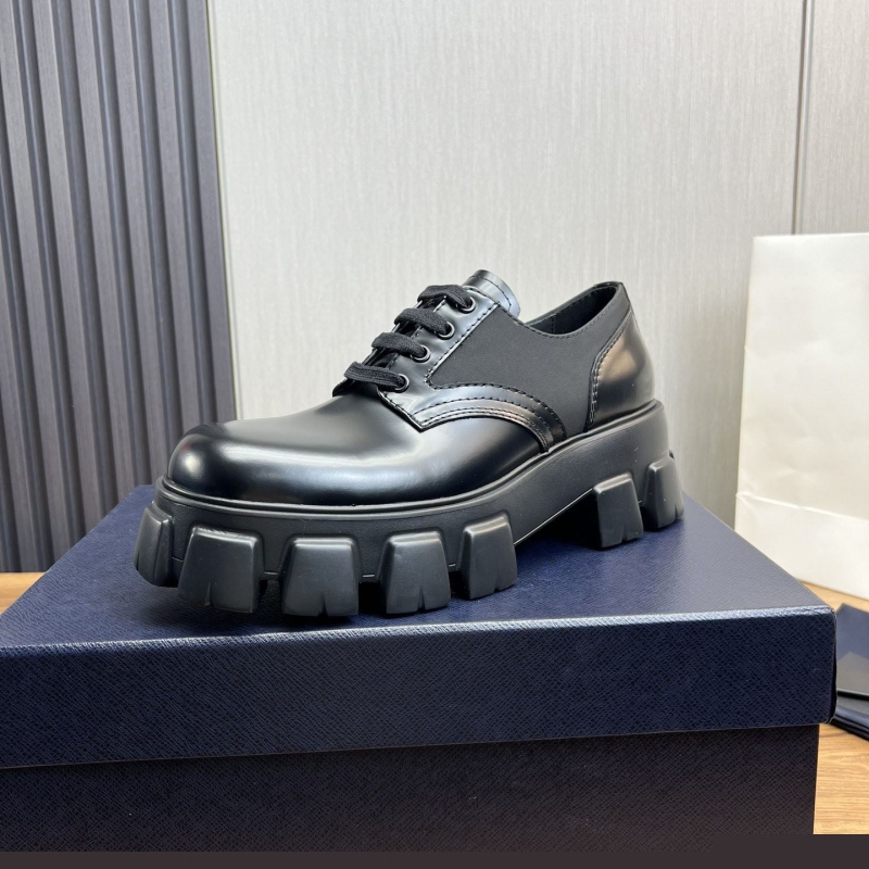 Pra*a leather shoes